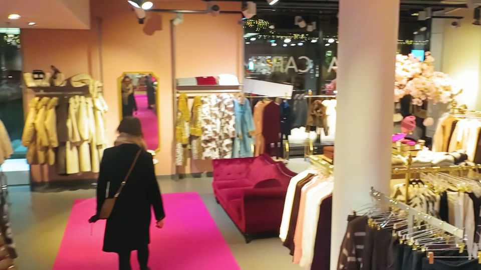 Caramba Helsinki – FPV‑mainos naisten vaateliikkeestä